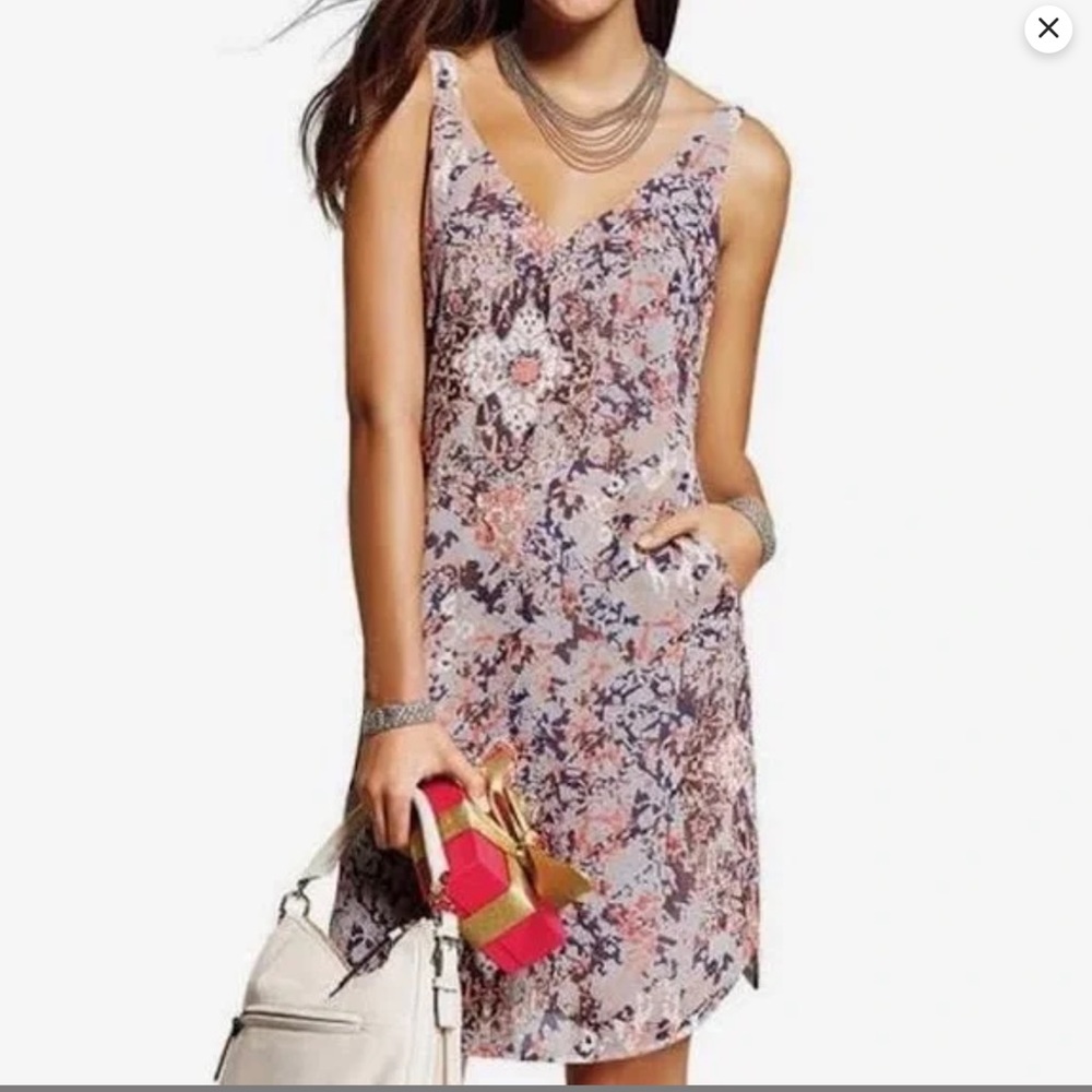 CAbi Floral Pattern Fresco Shift Pocket Dress Size Medium - Picture 1 of 7